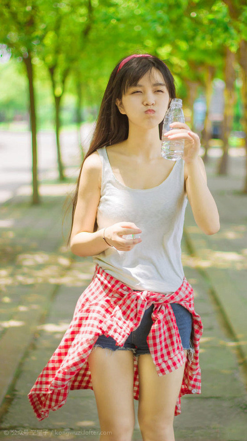 山地飞跃车巡回赛，速度与技巧的巅峰竞技，飞跃自行车